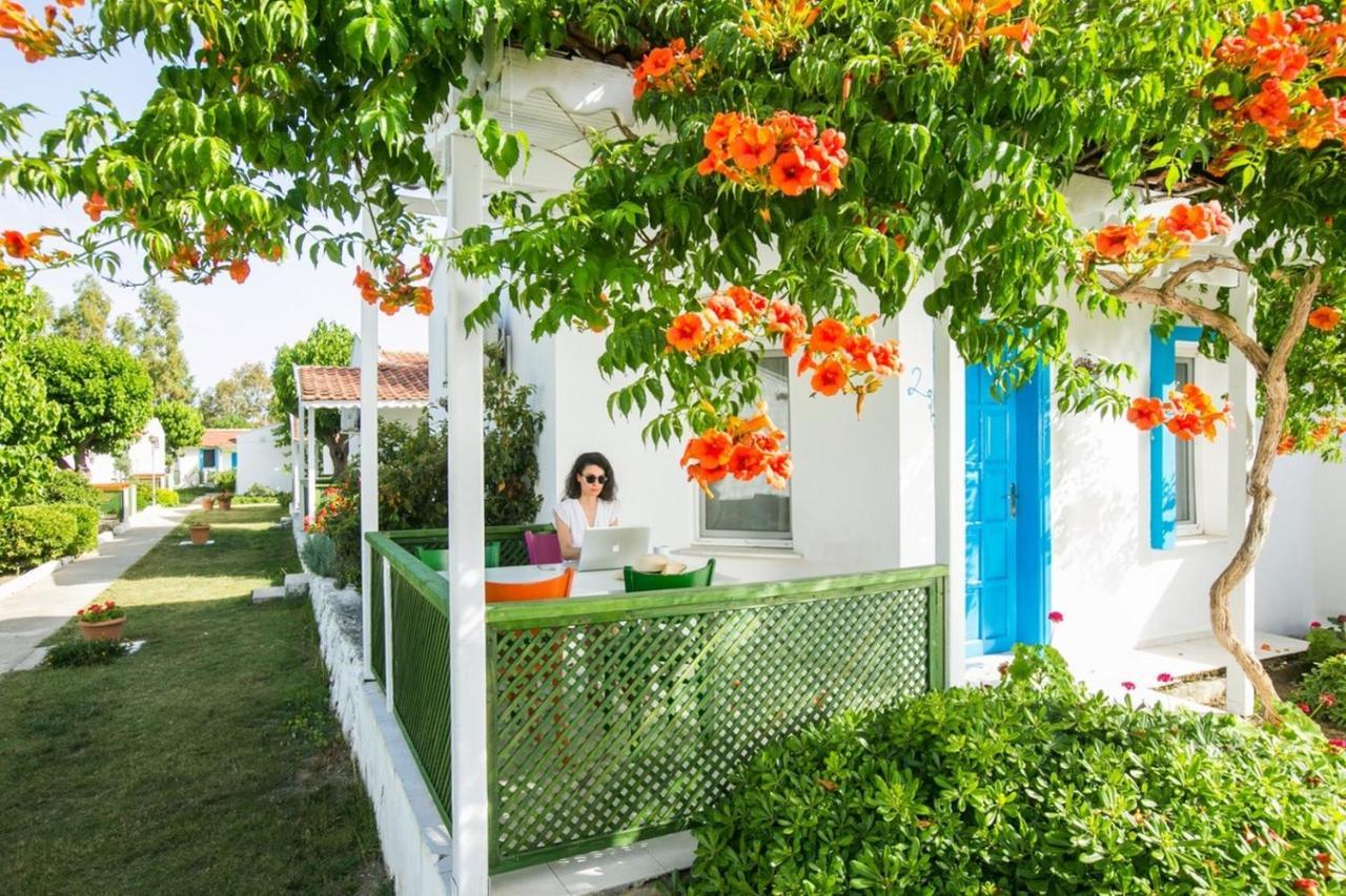 Отель Teos Ormanci Tatil Koyu Сеферихисар Экстерьер фото